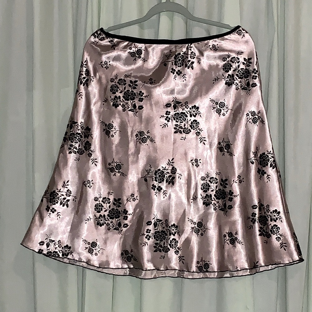 Satin Skirt w/Black Velvet Print